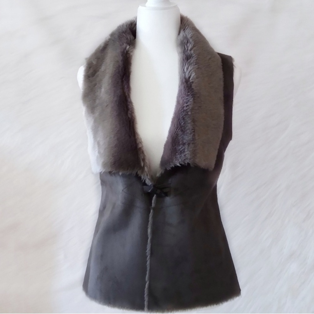 NEW Design History Faux Fur Grey Vest Size Small